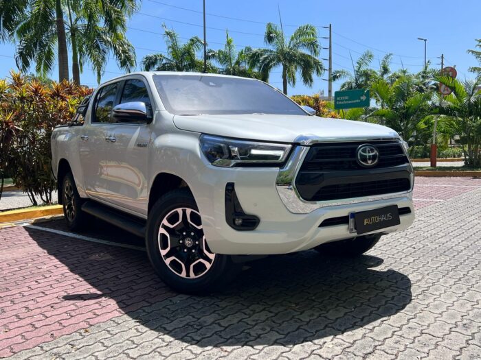 TOYOTA HILUX 2021 completo