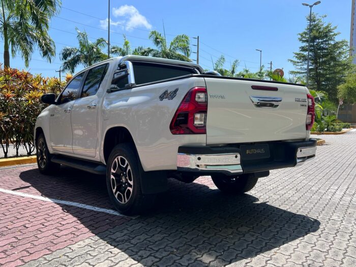 TOYOTA HILUX 2021 completo