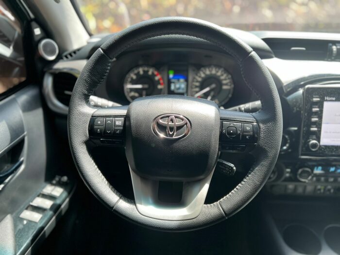 TOYOTA HILUX 2021 completo