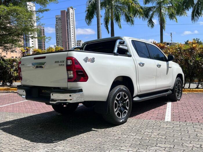 TOYOTA HILUX 2021 completo