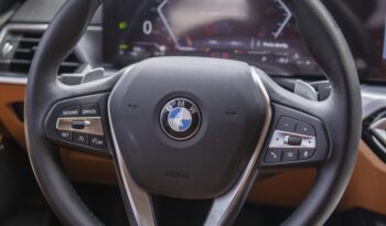 BMW 320i 2023 completo