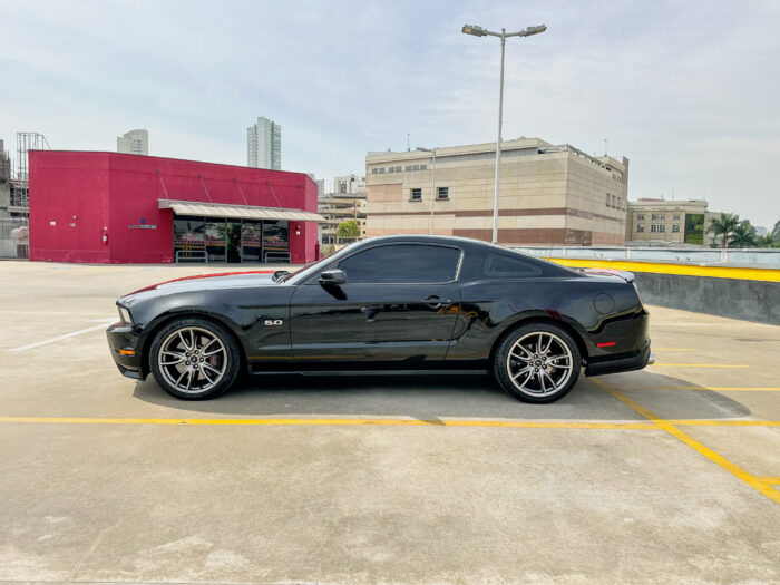 FORD Mustang 2011 completo