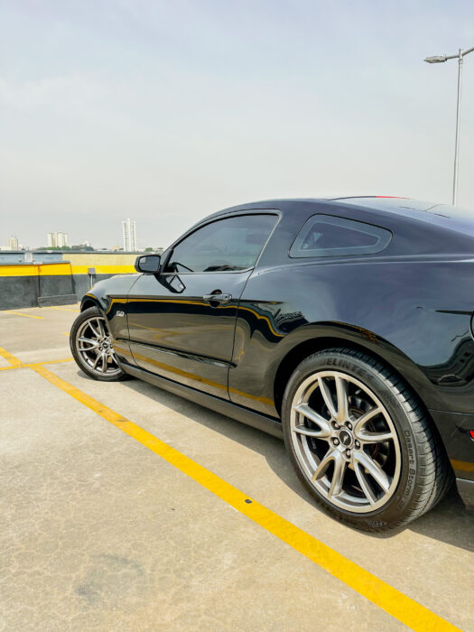 FORD Mustang 2011 completo