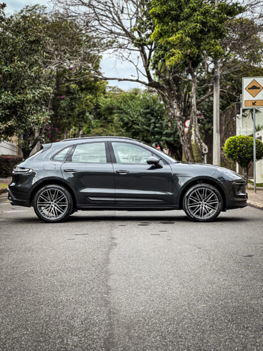 PORSCHE MACAN 2023 completo