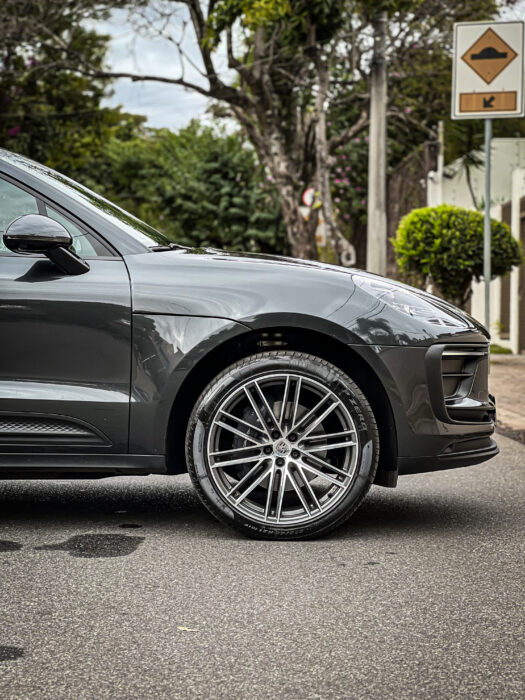 PORSCHE MACAN 2023 completo