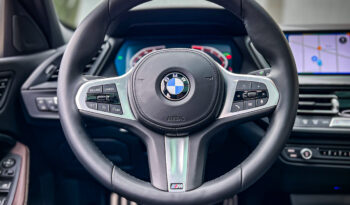 BMW 118i 2023 completo