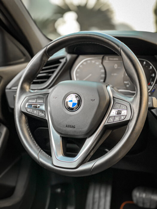 BMW 118i 2020 completo