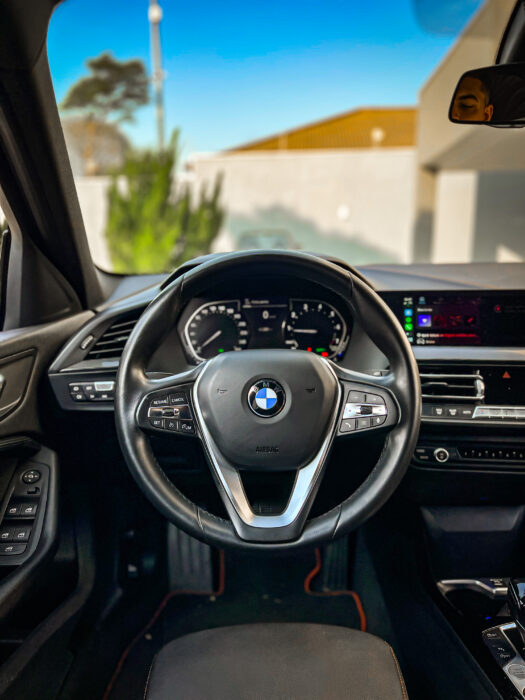 BMW 118i 2020 completo