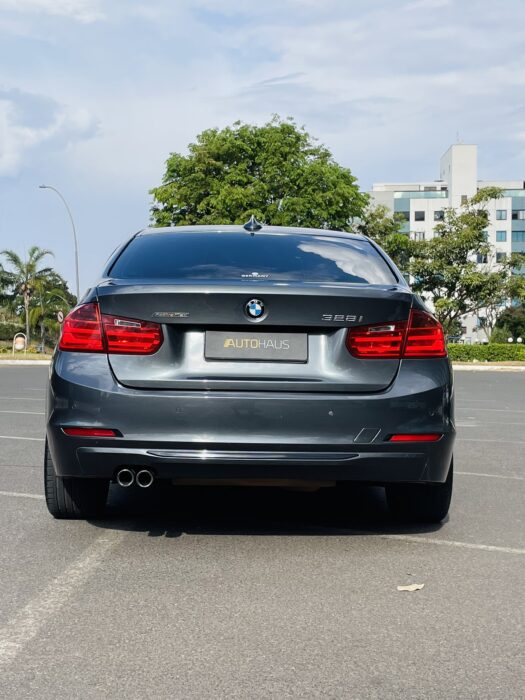 BMW 328i 2015 completo