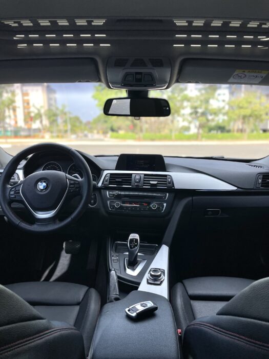 BMW 328i 2015 completo