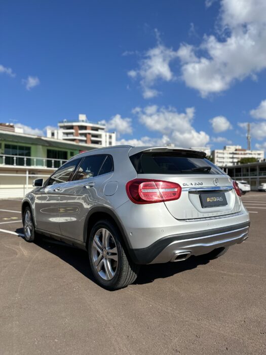 MERCEDES-BENZ GLA 200 2016 completo