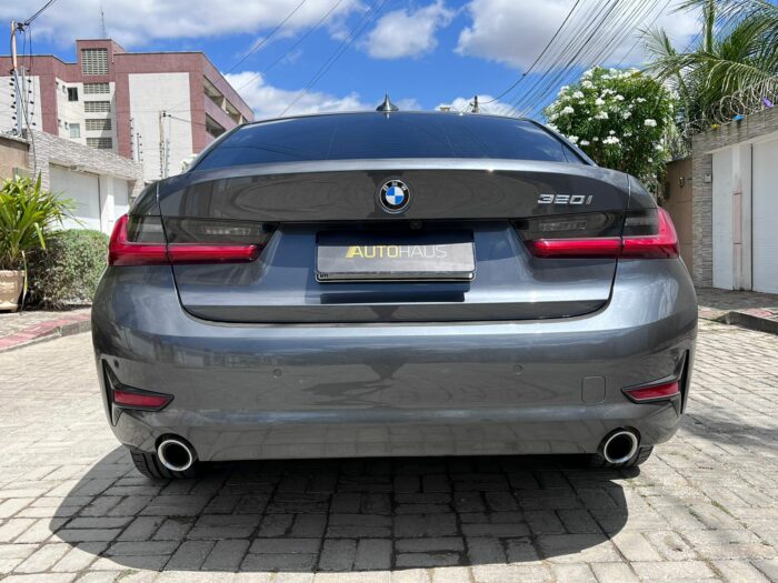 BMW 320i 2021 completo