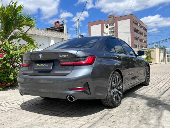 BMW 320i 2021 completo