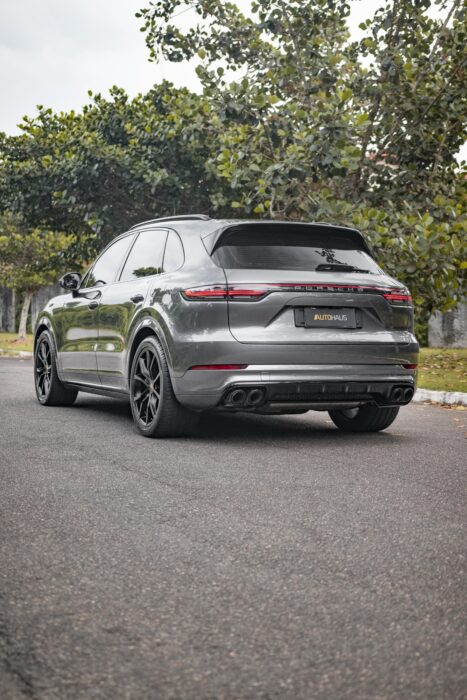 PORSCHE CAYENNE 2021 completo