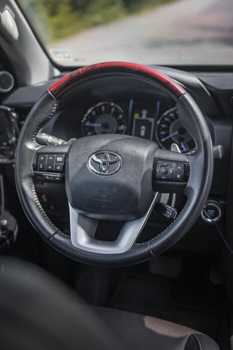 TOYOTA HILUX SW4 2019 completo