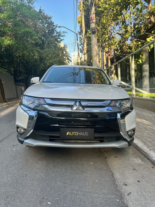 MITSUBISHI OUTLANDER 2018 completo