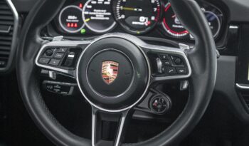 PORSCHE CAYENNE 2021 completo