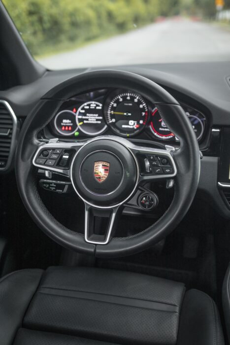 PORSCHE CAYENNE 2021 completo