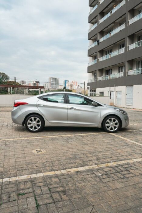 HYUNDAI Elantra 2013 completo