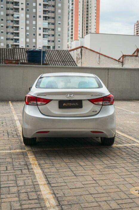 HYUNDAI Elantra 2013 completo