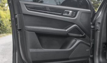 PORSCHE CAYENNE 2021 completo
