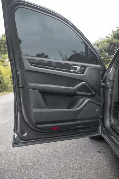 PORSCHE CAYENNE 2021 completo