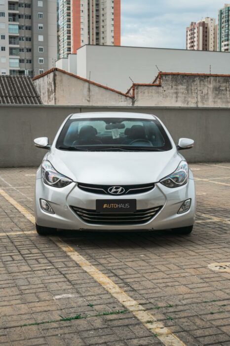 HYUNDAI Elantra 2013 completo