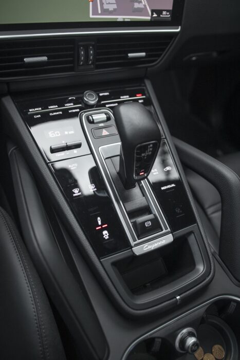 PORSCHE CAYENNE 2021 completo