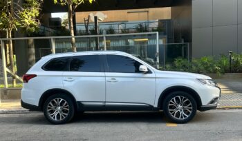 MITSUBISHI OUTLANDER 2018 completo