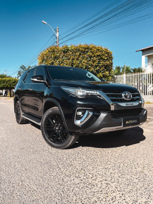 TOYOTA HILUX SW4 2020 completo