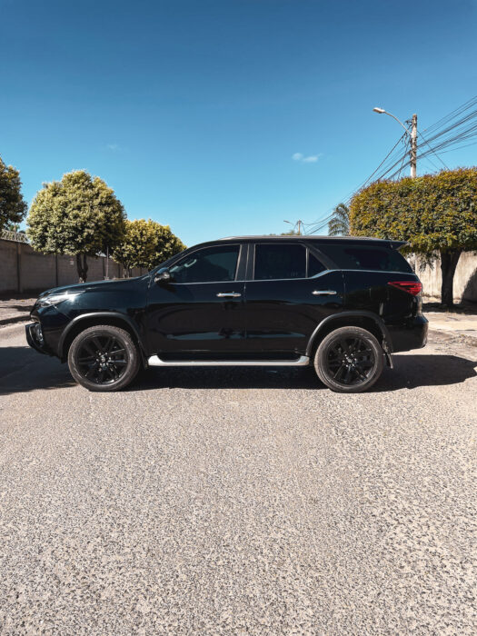 TOYOTA HILUX SW4 2020 completo