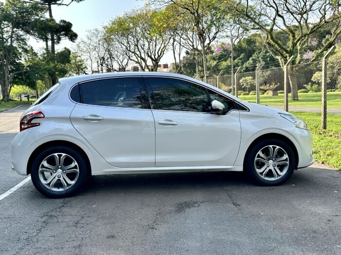 PEUGEOT 208 2015 completo