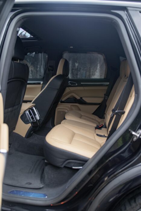 PORSCHE CAYENNE 2018 completo