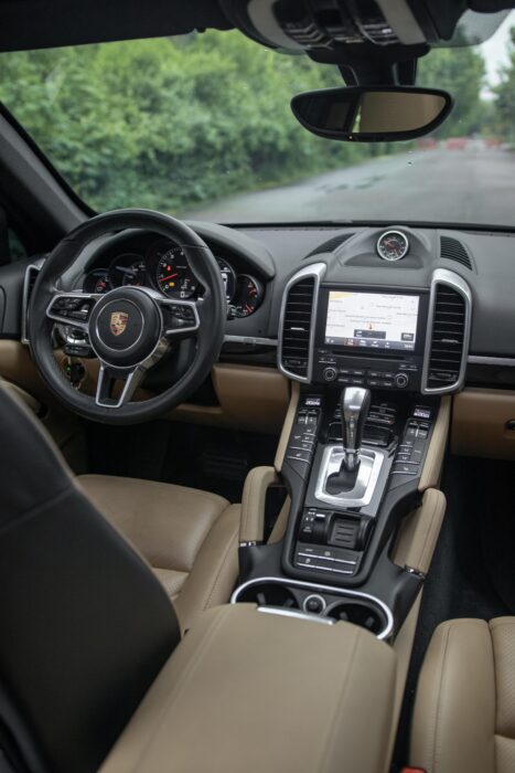 PORSCHE CAYENNE 2018 completo