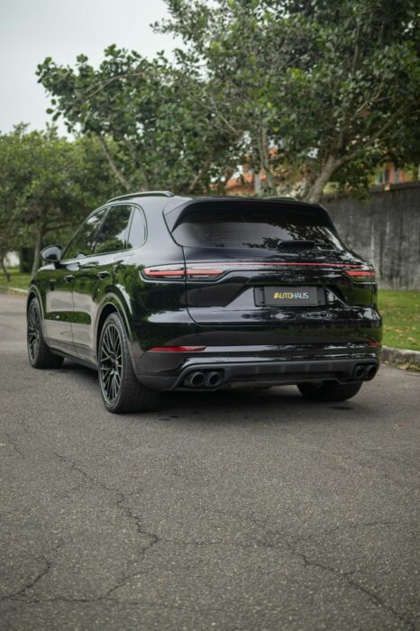 PORSCHE CAYENNE 2022 completo