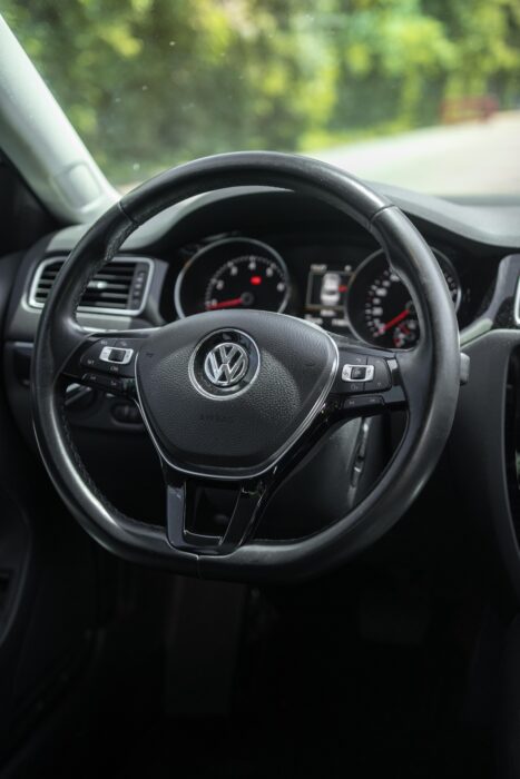 VOLKSWAGEN JETTA 2017 completo