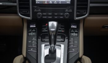 PORSCHE CAYENNE 2018 completo