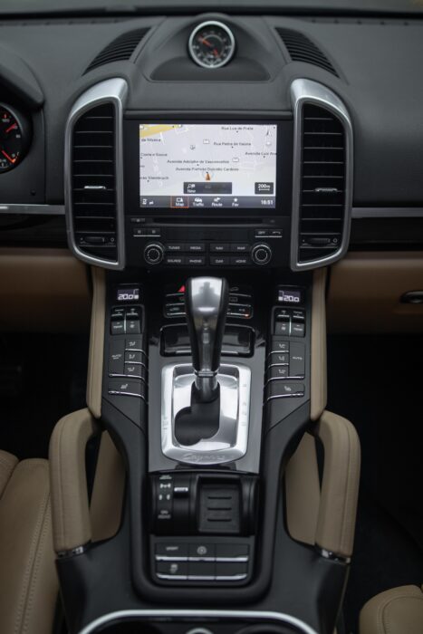 PORSCHE CAYENNE 2018 completo