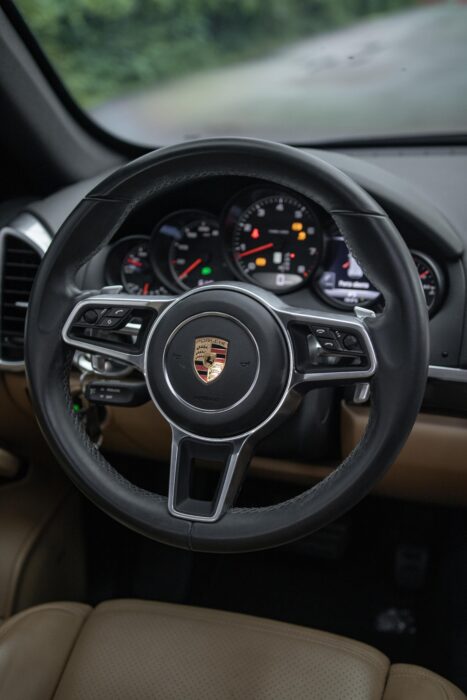 PORSCHE CAYENNE 2018 completo