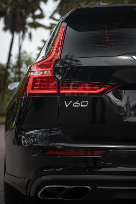 VOLVO V60 2020 completo