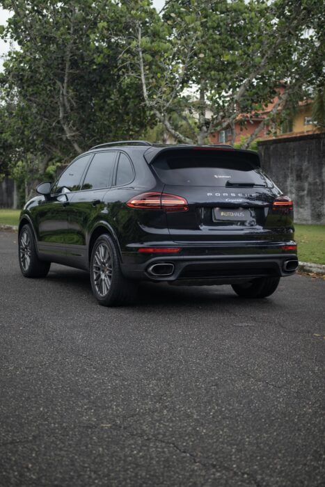 PORSCHE CAYENNE 2018 completo