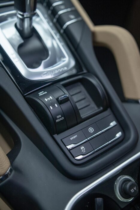 PORSCHE CAYENNE 2018 completo