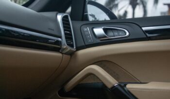 PORSCHE CAYENNE 2018 completo