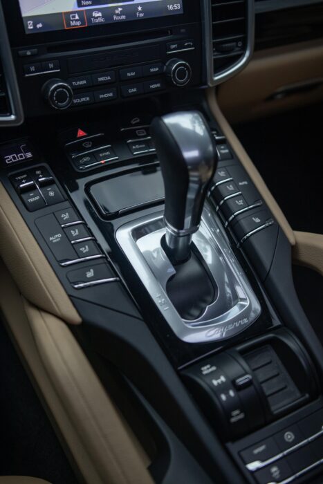 PORSCHE CAYENNE 2018 completo