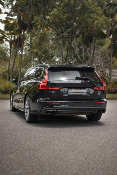 VOLVO V60 2020 completo