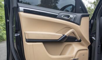 PORSCHE CAYENNE 2018 completo