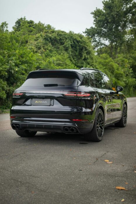 PORSCHE CAYENNE 2022 completo