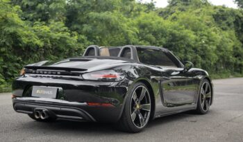 PORSCHE 718 Boxster 2017 completo