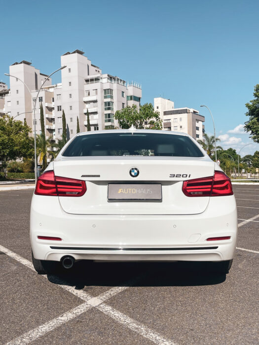 BMW 320i 2017 completo