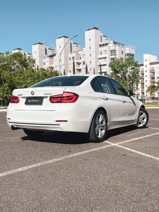 BMW 320i 2017 completo